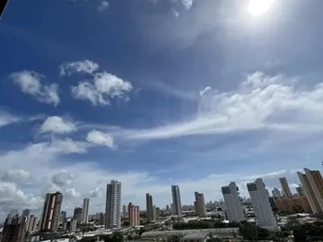 Imagem 4: Apartamento para Aluguel Possui 220 Metros Quadrados com 4 Quartos em Lagoa Nova - Natal