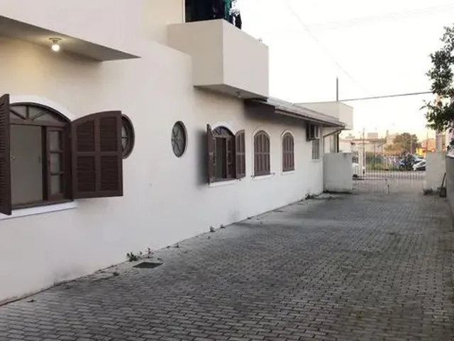 Imagem: Casa para Aluguel com 2 Quartos a 50 Metros