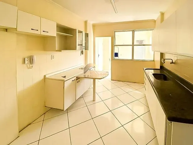 Imagem 9: Apartamento Espaçoso de 3 Quartos com Suíte e Varanda - Condomínio Completo na Pituba