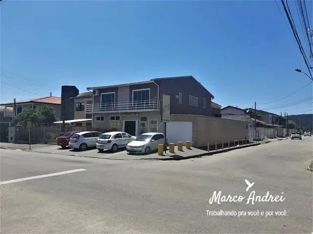Imagem 1: Investimento, Prédio com Moradia e Mercado em Pleno Funcionamento