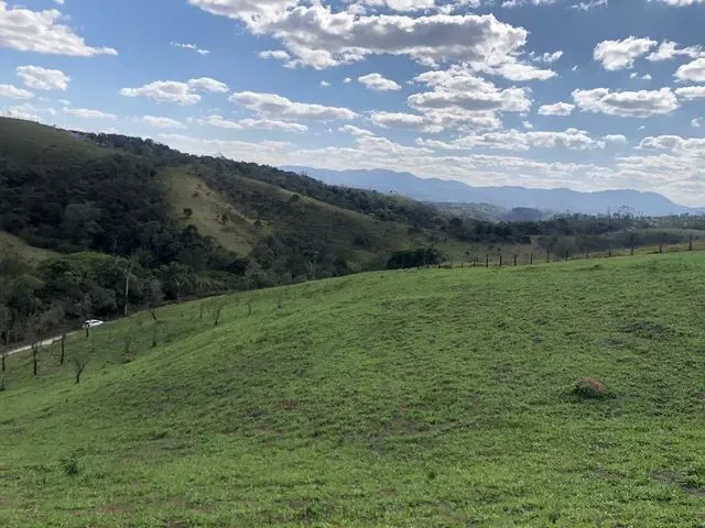 Imagem: Vende Terreno de 500M² com Vista para Lago