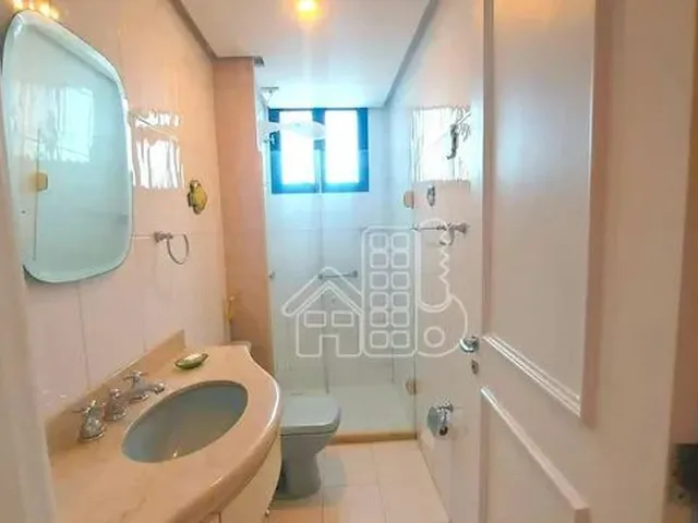 Imagem 3: Quadra da Praia de Icaraí - 4 Quartos - 2 Vagas