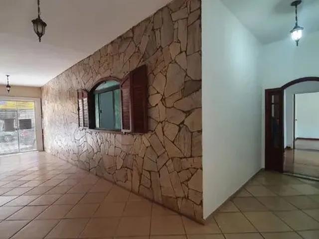 Imagem 1: Casa para Aluguel, Centro - Barbacena/Mg