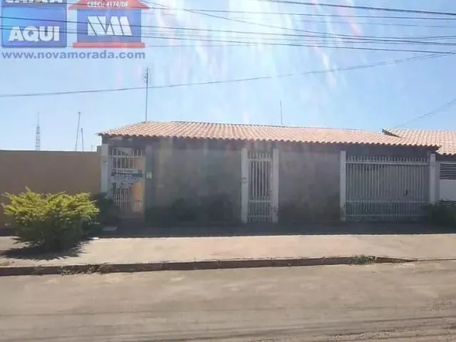 Imagem 1: Casa para Locação em Brasília, Taguatinga, 4 Dormitórios, 1 Suíte, 2 Banheiros, 2