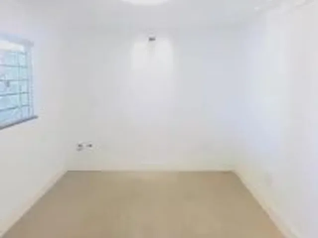 Imagem 14: Casa para Locação em Brasília, Taguatinga, 4 Dormitórios, 1 Suíte, 2 Banheiros, 2