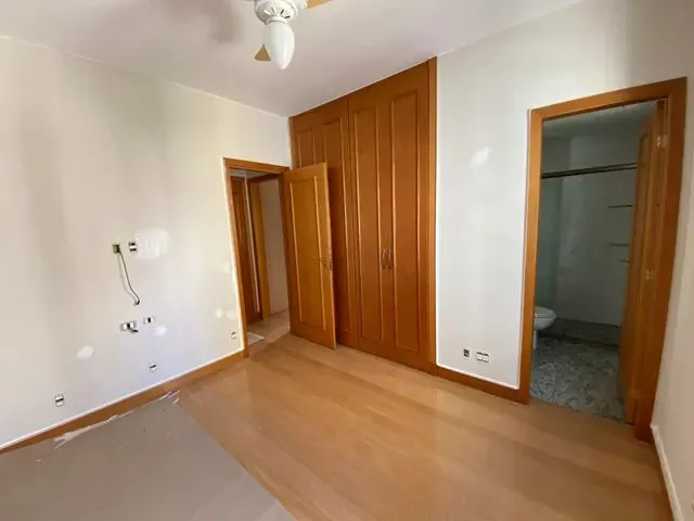 Imagem 4: Apartamento para Aluguel com 148 Metros Quadrados com 4 Quartos em Savassi - Belo Horizont