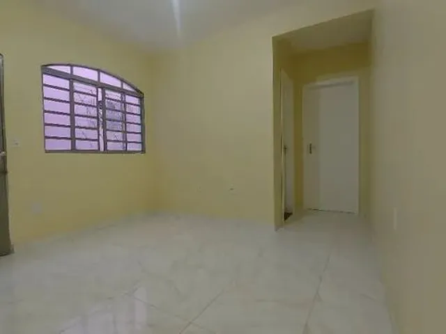 Imagem 1: Alugo 3 Cômodos Qnn 02 - Sala - Cozinha - 1 Quarto - Av Helio Prates