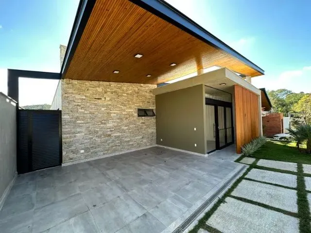 Imagem 1: Casa Linear com 3 Suítes no Residencial Alvim