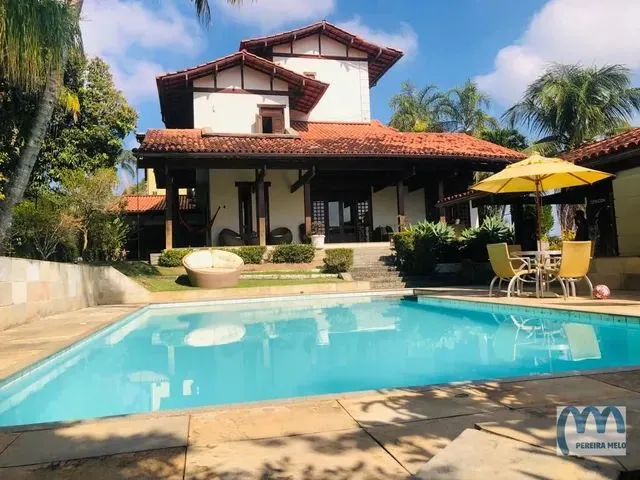 Imagem: Mansão no Condomínio Jardim Camboatá