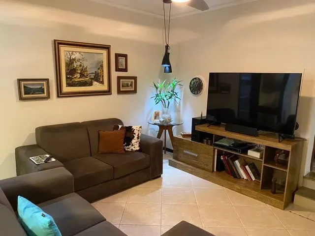 Imagem 1: Venda- Itajaí - Centro- Casa Ampla 04 Dormitório Sendo 2 Suites