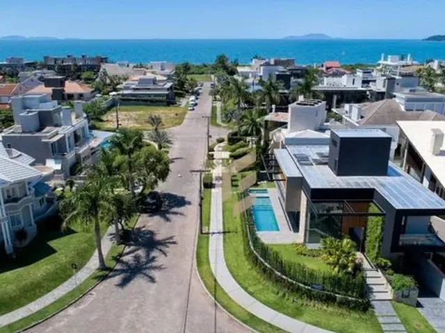 Imagem: Casa com 5 Dormitórios À Venda, 634 M²