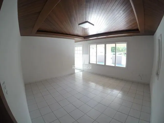 Imagem: Casa para Aluguel, 3 Quartos, 1 Vaga, Dom