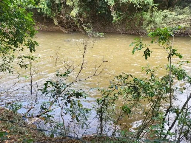 Imagem 12: Terreno com Rio nos Fundos