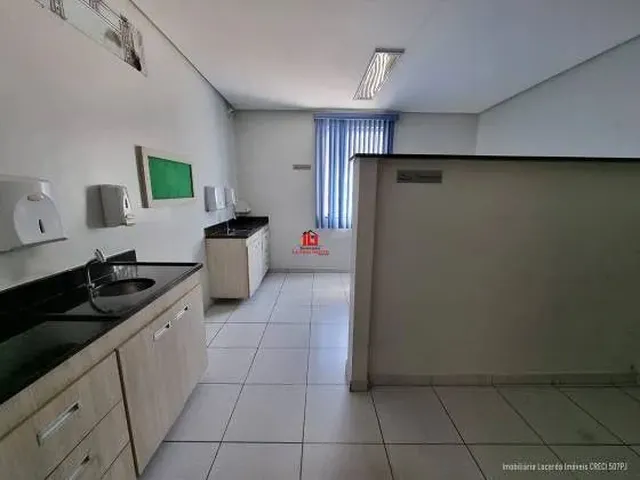 Imagem: Prédio Comercial no Centro de Manaus com