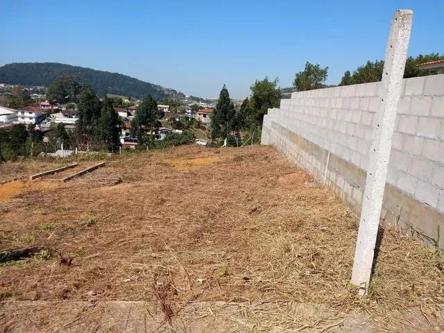 Imagem: O terreno possui 450m² de Área e está localizado em