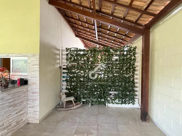 Imagem 2: Abrantes, Estrada do Coco. Duplex Composto de 4 Quartos Sendo 3 Suítes, Closet, 1 Quarto