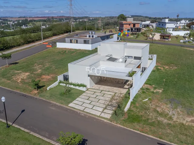 Imagem 15: Casa Térrea Mobiliada e Decorada em Condomínio À Venda, Condomínio Villas do Golf Em