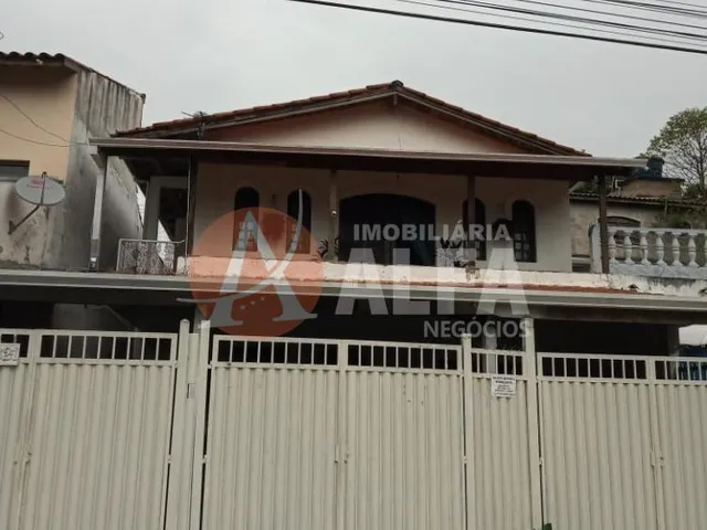 Imagem: A casa possui 1 Dormitório, 1 Banheiro, 1 Vaga na garagem,