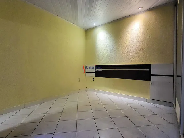 Imagem 3: Casa com 3 Quartos, Piscina, Churrasqueira Excelente Localização, Rua 10 de Vicente