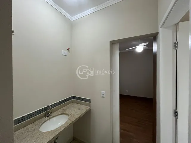 Imagem 8: Casa Espaçosa para Locação - 3 Quartos