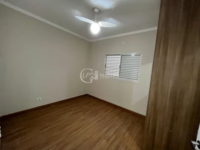 Imagem 9: Casa Espaçosa para Locação - 3 Quartos