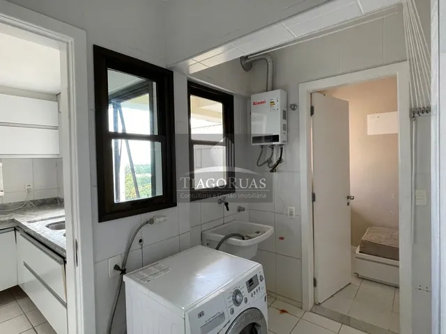 Imagem 10: Aluguel em Alphaville, 4/4 com 3 Suítes com 138 M² e 2 Vagas de Garagem