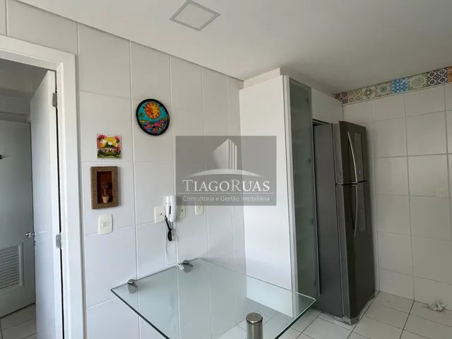 Imagem 9: Aluguel em Alphaville, 4/4 com 3 Suítes com 138 M² e 2 Vagas de Garagem