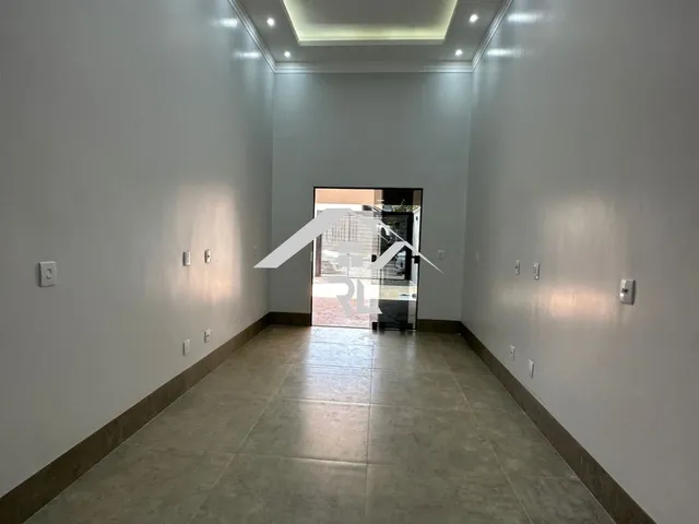 Imagem: A casa possui 3 Dormitórios, 1 Suíte, 3 Banheiros e está