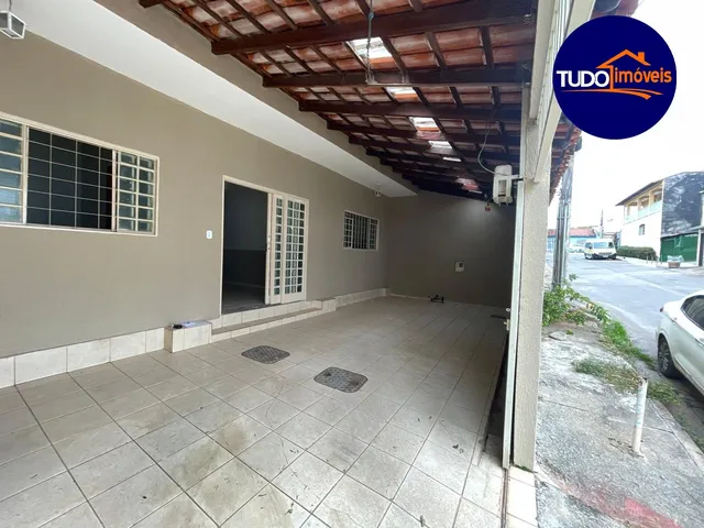 Imagem: Casa de 5 Quartos e 2 Suítes a Venda na