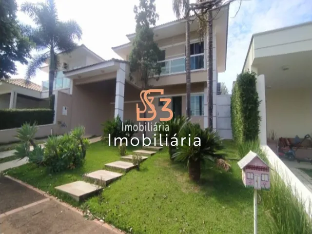 Imagem: A casa possui 3 Dormitórios, 1 Suíte, 4 Banheiros, 4
