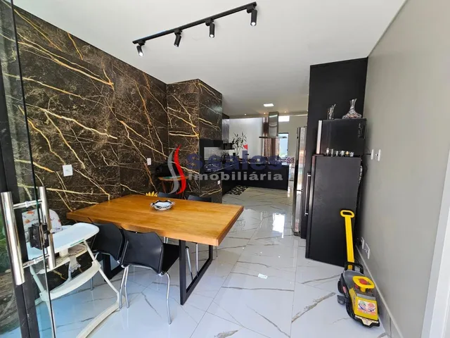 Imagem 4: Casa Moderna, 03 Suites, Dentro de Condominio, Pé Direito Alto, Piscina, Churrasqueira Em