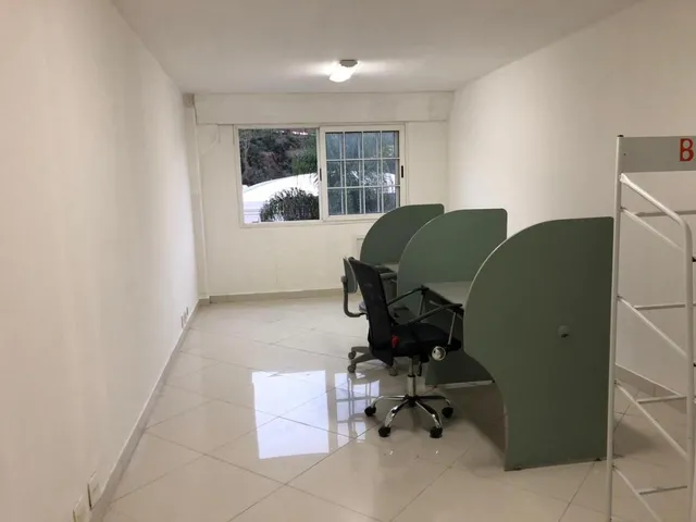 Imagem: A sala comercial possui 1 Banheiro, 1 Vaga na garagem,