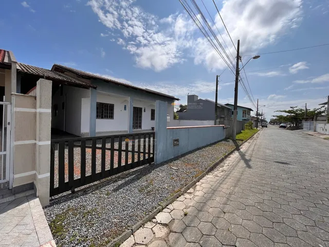 Imagem: 4 Dormitórios, 2 Banheiro, 3 Vagas na Garagem