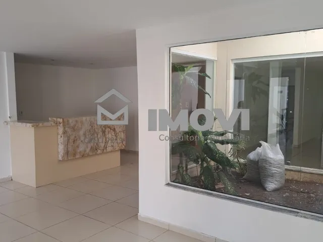 Imagem 5: Imóvel Comercial Ou Residêncial, com 2 Lojas de 40M², Totalizando 400M², Zona Nobre