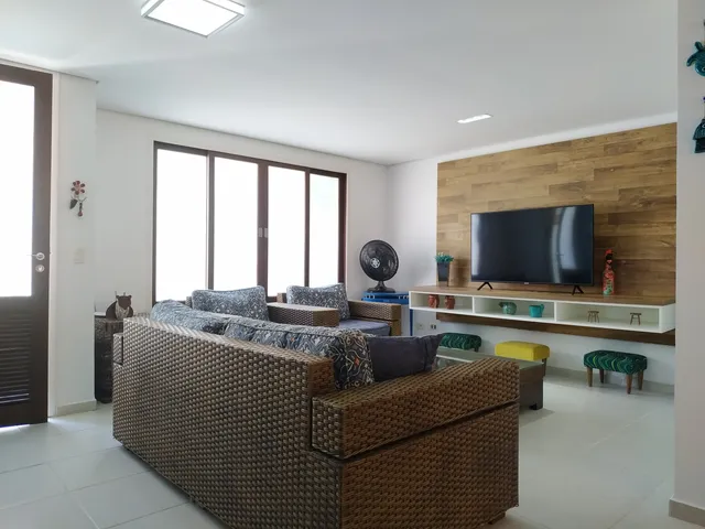 Imagem: A casa em condomínio possui 4 Dormitórios, 3 Suítes, 5