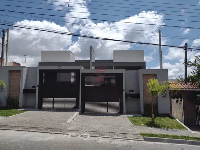Imagem: Casa com 3 Dormitórios À Venda com 180M²