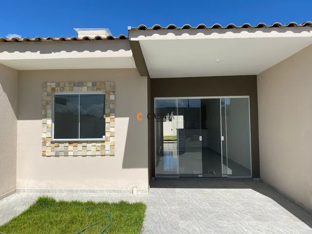 Imagem: A casa possui 3 Dormitórios, 1 Suíte, 1 Banheiro, 3 Vagas