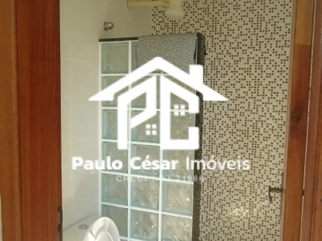 Imagem 4: Ampla Casa de 3 Quartos com 240, Excelente Iluminação e Circulação. Dois Andares