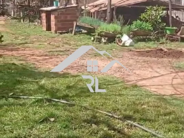 Imagem: A casa possui 2 Dormitórios, 1 Banheiro e está localizado