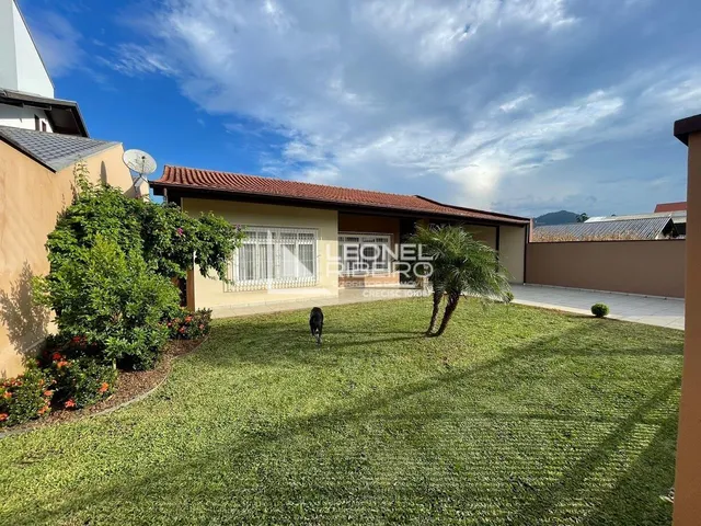 Imagem: Casa com 4 dormitórios à venda no bairro