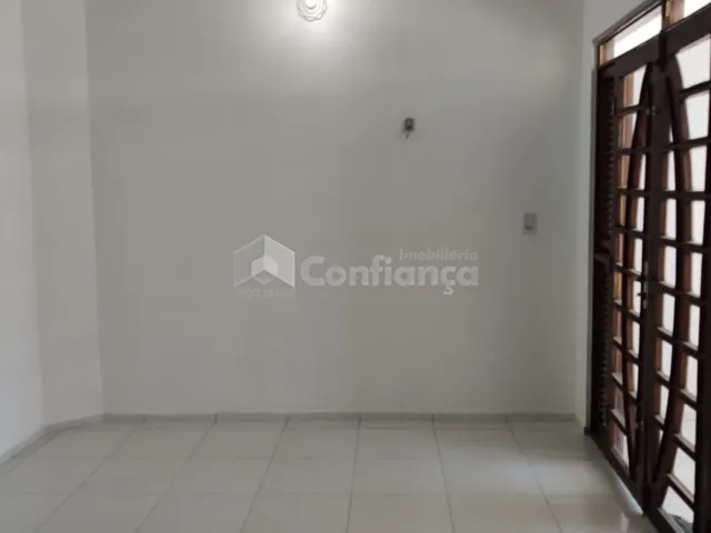 Imagem 4: Casa Padrão no bairro Tabapuá - Caucaia