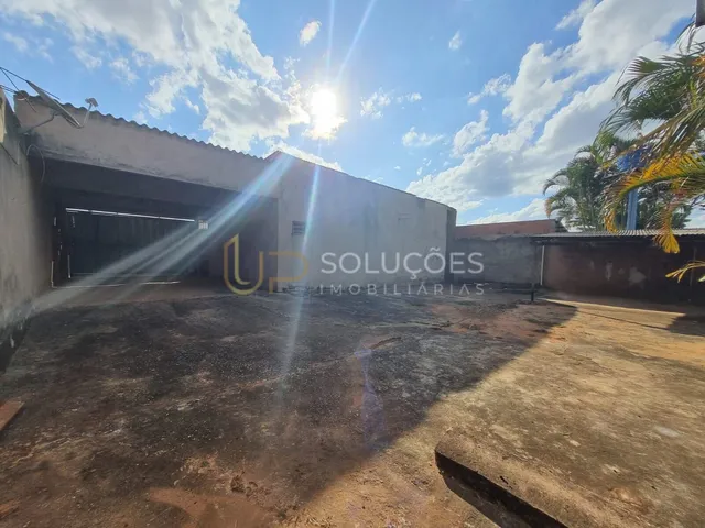 Imagem 7: Casa 3 Quartos | 2 Lojas Comerciais, Lote de 900M²