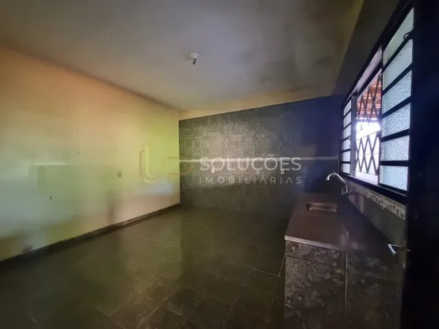 Imagem 10: Casa 3 Quartos | 2 Lojas Comerciais, Lote de 900M²