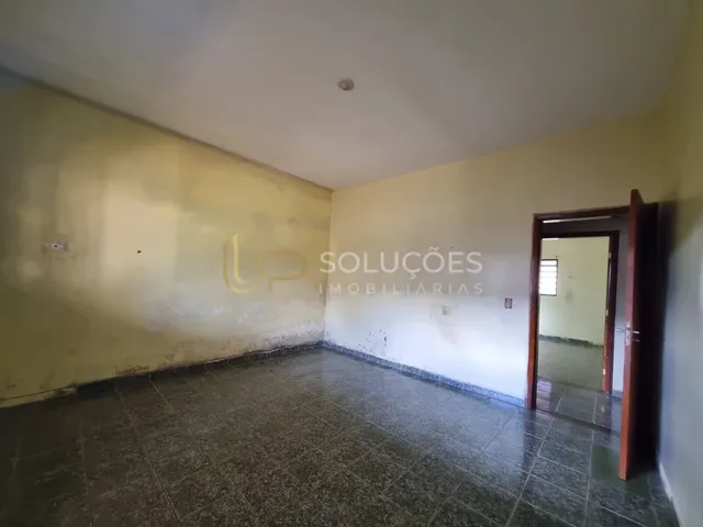 Imagem 4: Casa 3 Quartos | 2 Lojas Comerciais, Lote de 900M²
