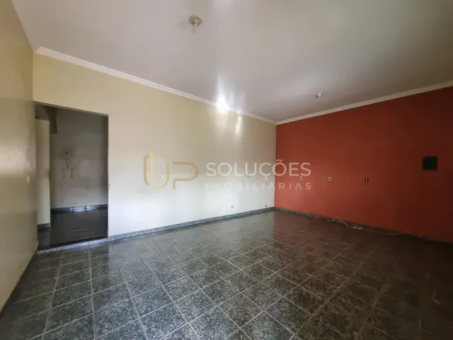 Imagem 2: Casa 3 Quartos | 2 Lojas Comerciais, Lote de 900M²