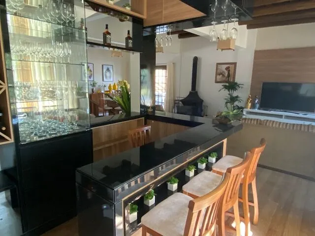Imagem 15: Casa à venda em alto padrão rústico no centrinho da Praia do Rosa
