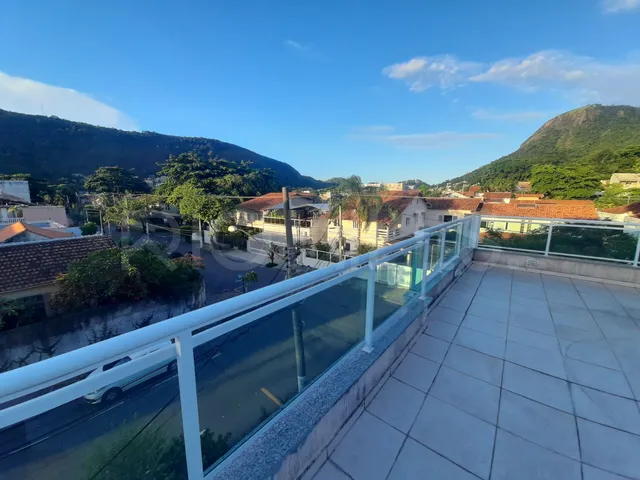 Imagem: Casa Triplex de 4 quartos, com 278m², à