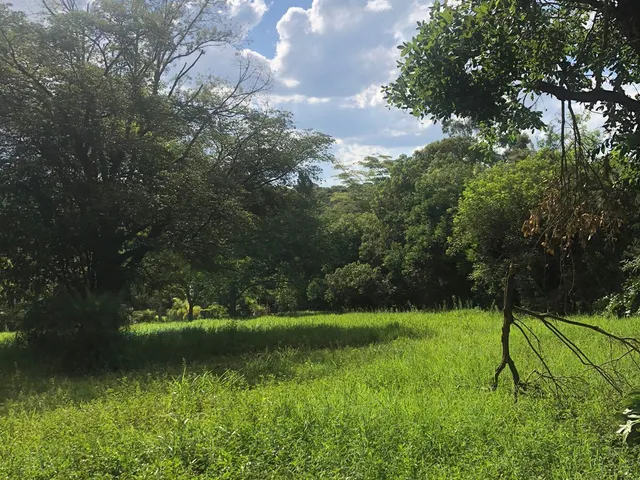 Imagem: O terreno possui 6.000m² de Área e está localizado em