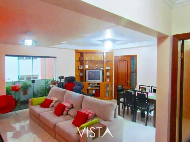 Imagem: O apartamento possui 4 Dormitórios, 1 Suíte, 4 Banheiros,