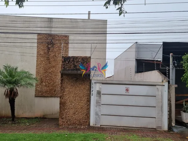 Imagem: A casa em condomínio possui 3 Dormitórios, 1 Suíte, 3 Banheiros